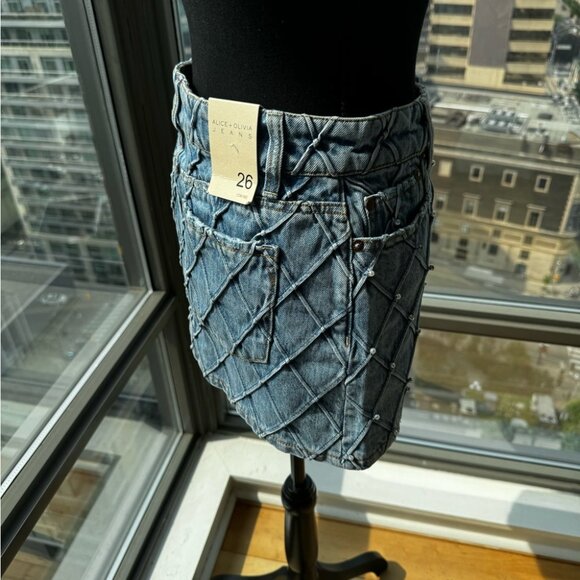 🆕 ALICE + OLIVIA 🧿 NWT Joss High-Rise Quilted Embellished Denim Mini Skirt, 26 - Picture 8 of 16